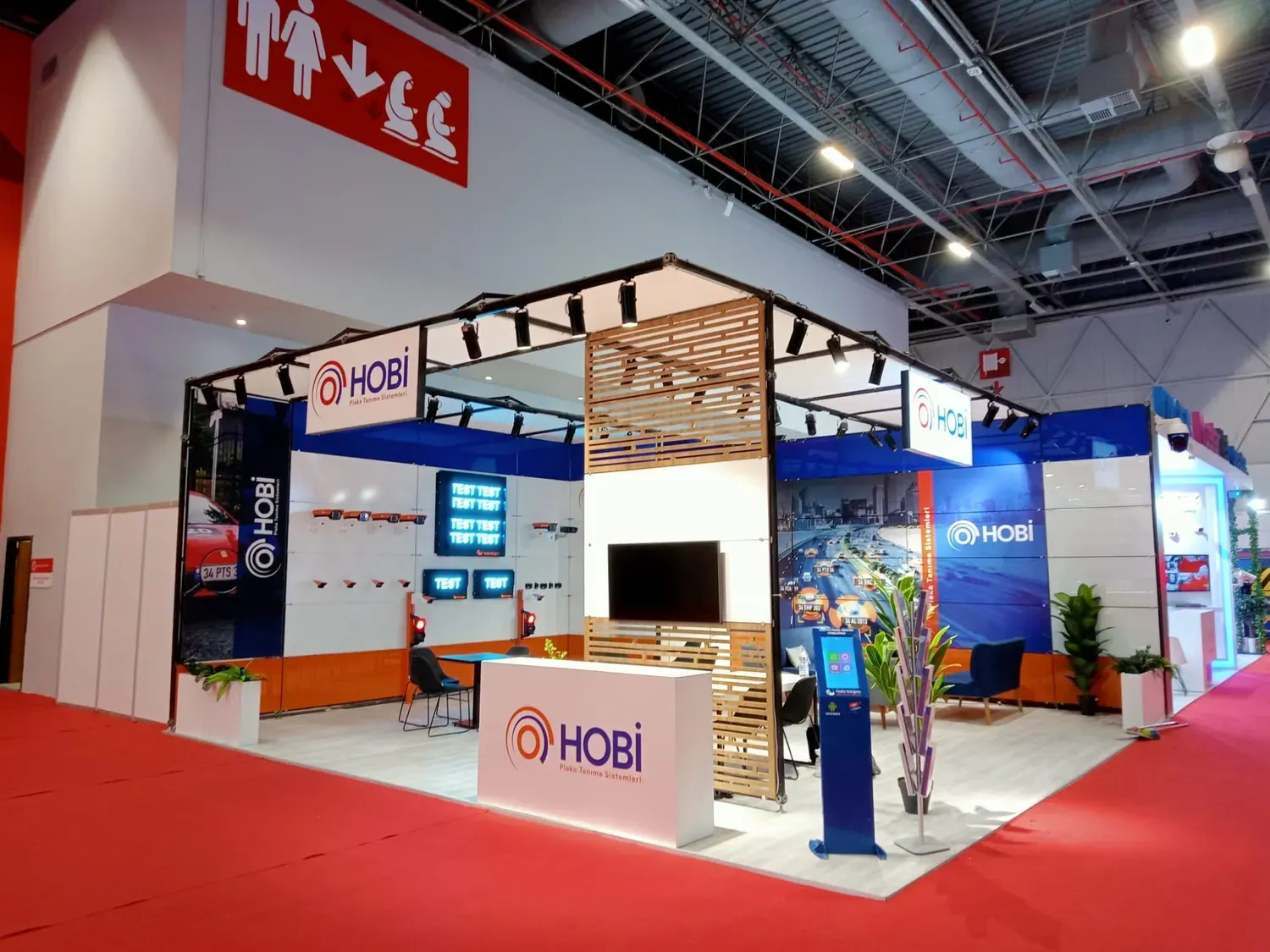 Cam panel sistemle hazırlanan Hobi fuar standı