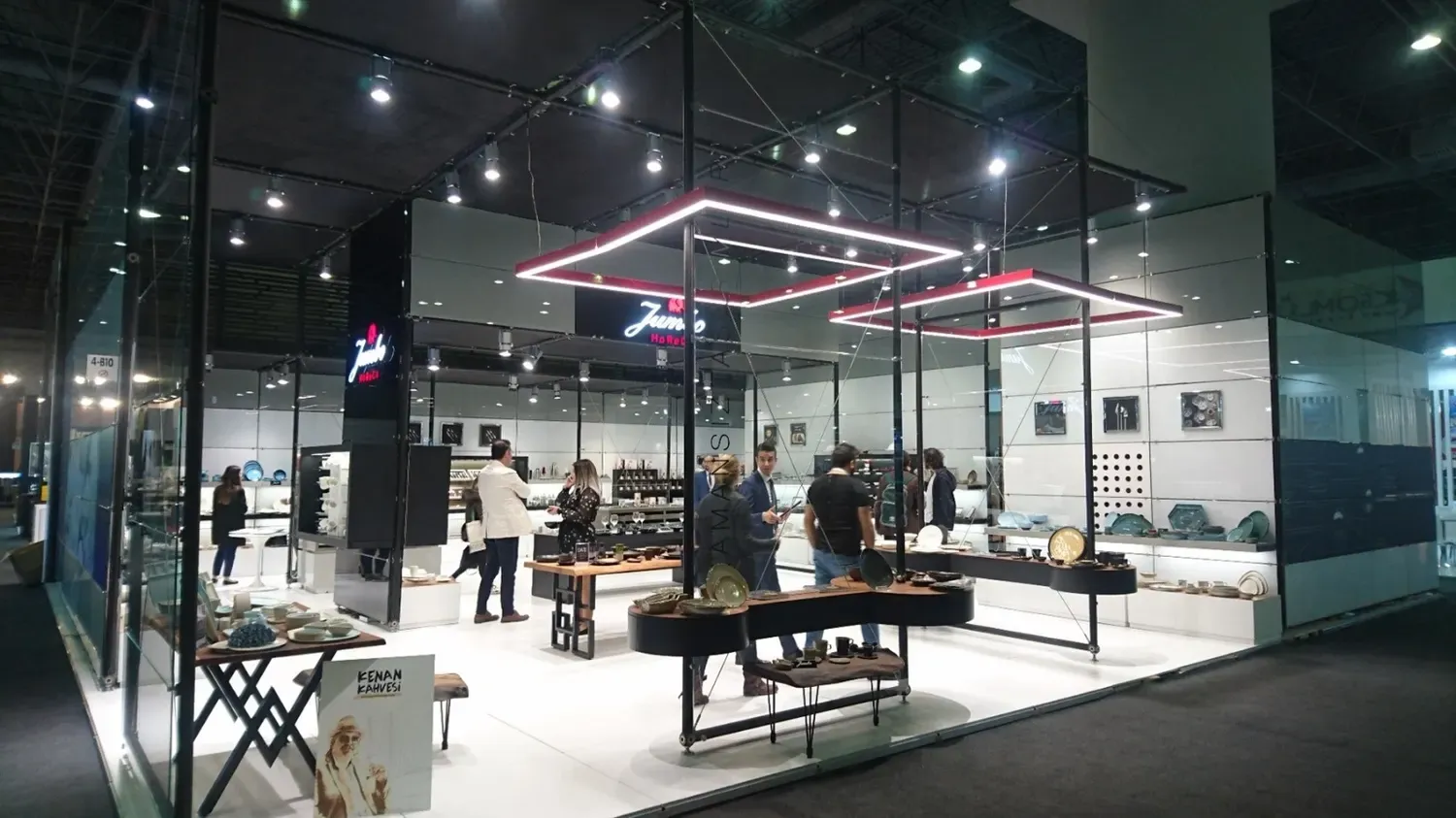 Cam panel sistemle hazırlanan Jumbo HoReCa fuar standı