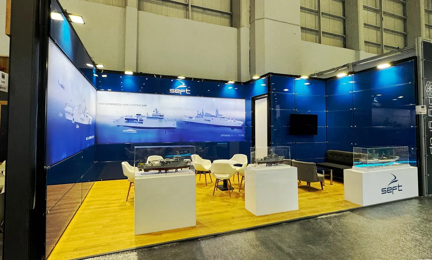 Cam panel sistemle hazırlanan SEFT fuar standı