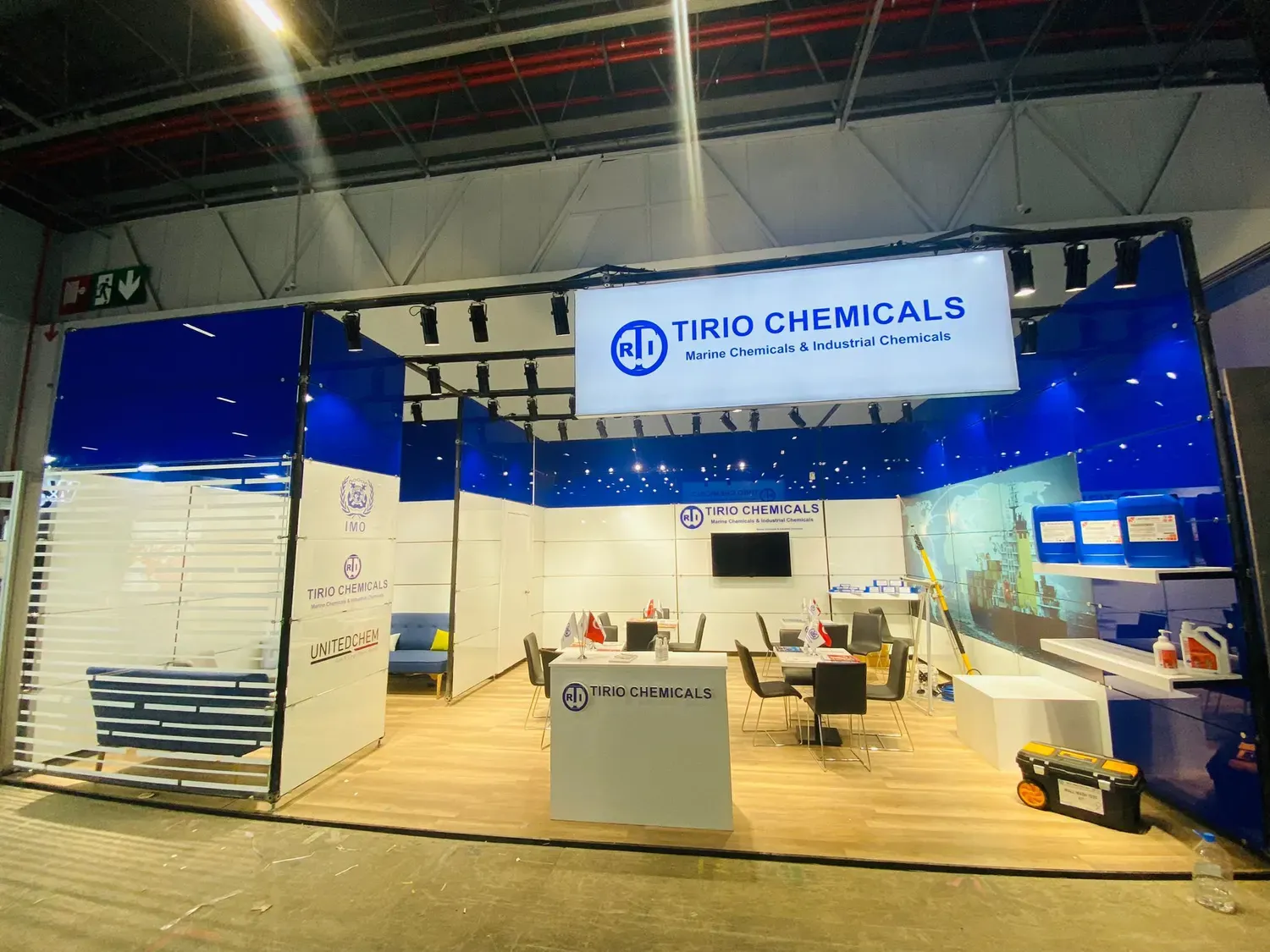 Cam panel sistemle hazırlanan Tirio Chemicals fuar standı