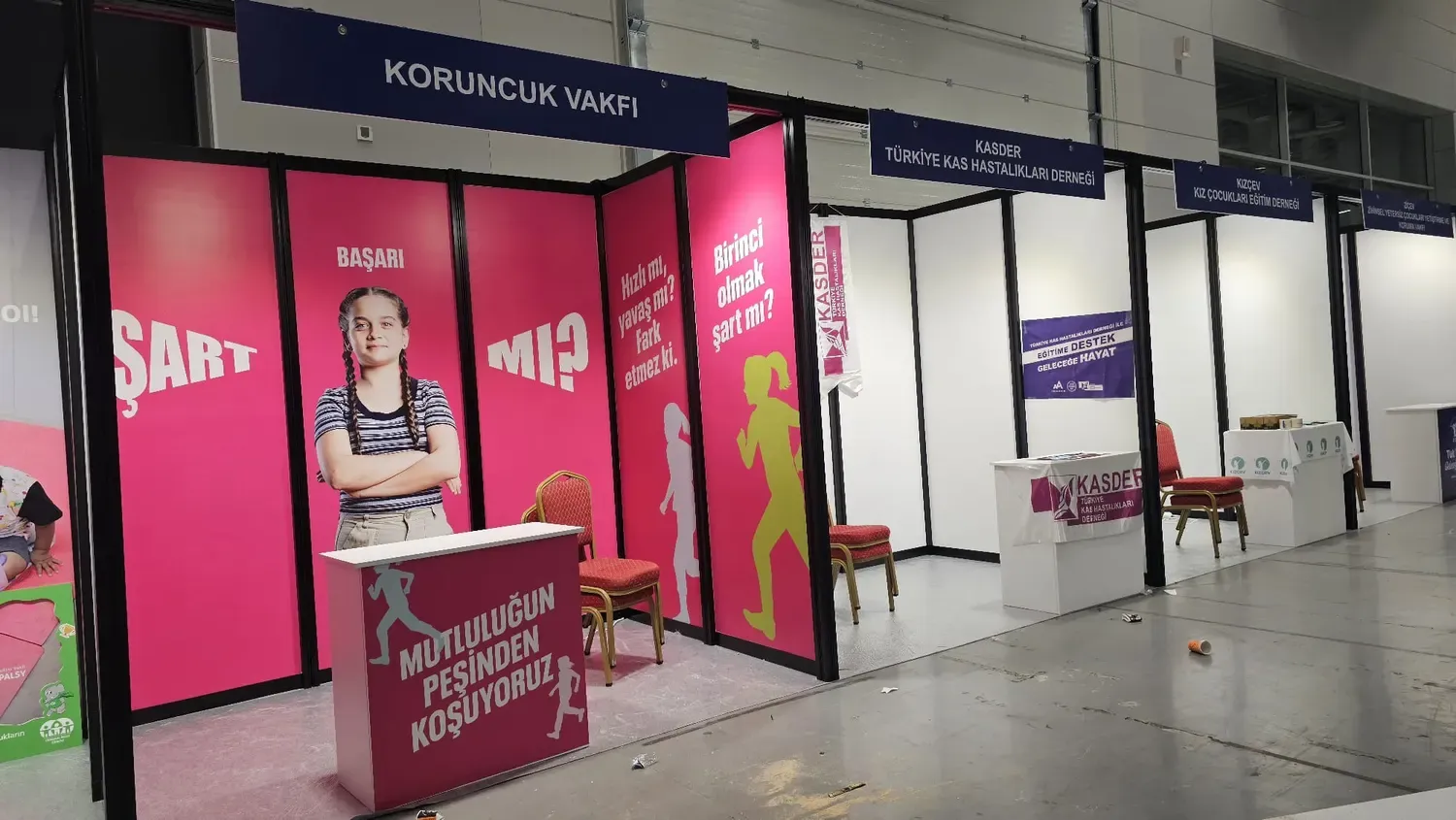 Paket sistemle hazırlanan Koruncuk Vakfı fuar standı
