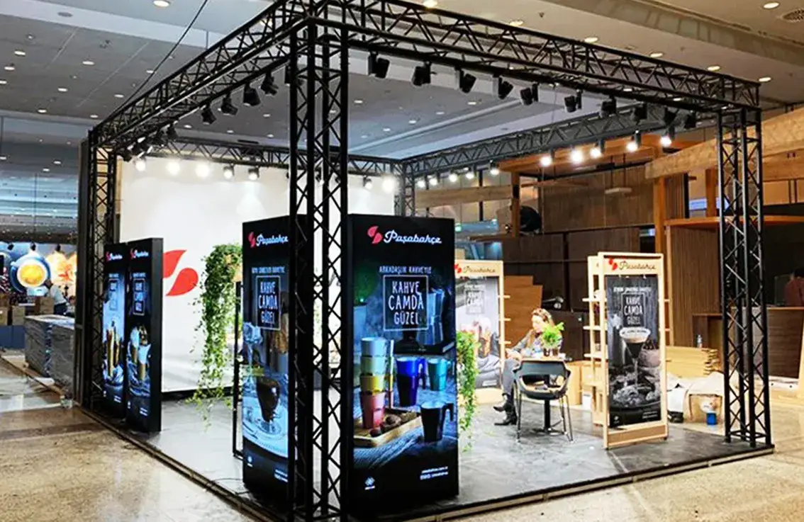 Paşabahçe için truss taşıyıcı sistemle hazırlanan fuar standı