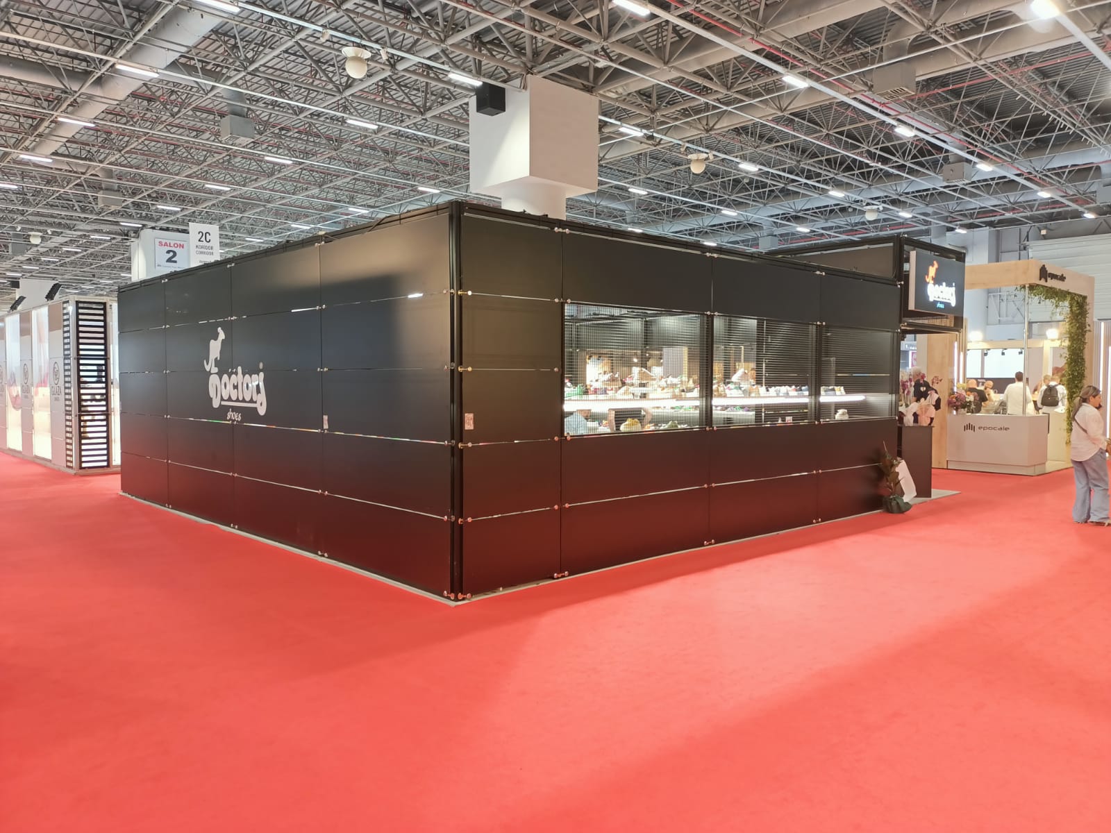 Maxima stand